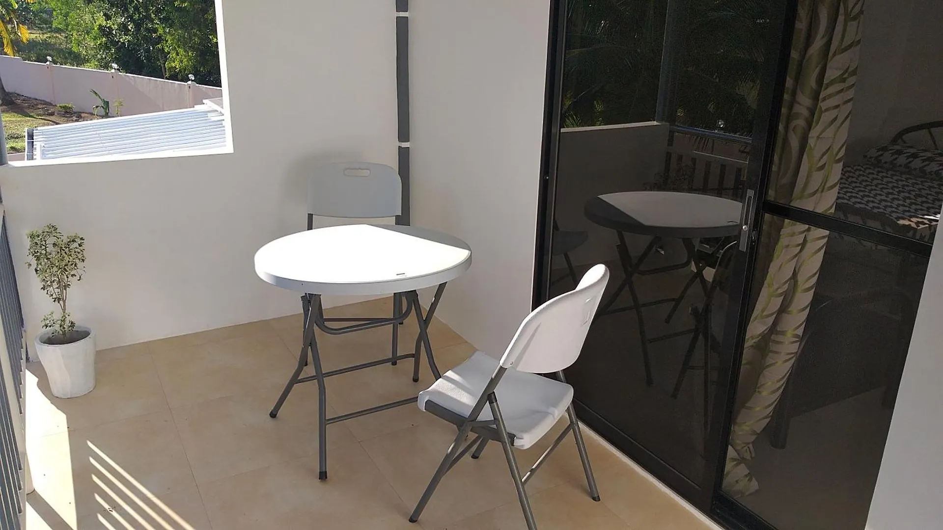Ub Home Dauis Bed & Breakfast